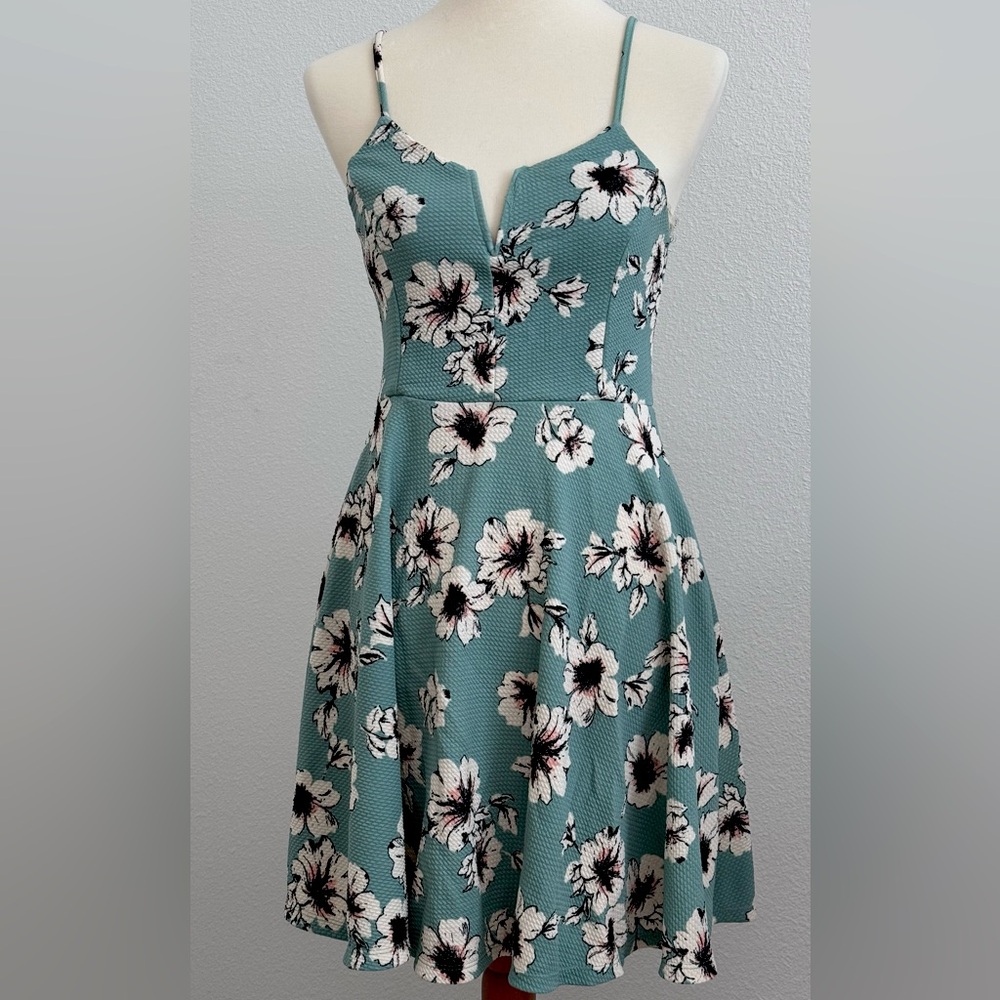 Sleeveless floral dress